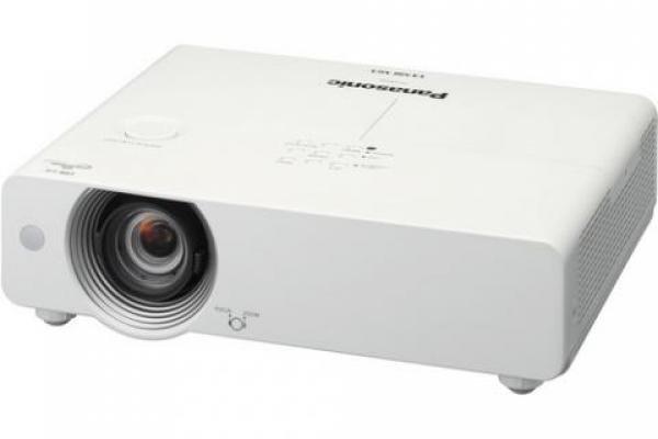 Proyector Panasonic PT-VX510U 5500 lúmenes Proyector LCD portátil Proyector Panasonic PT-VX510U 5500 lúmenes Proyector LCD portátil